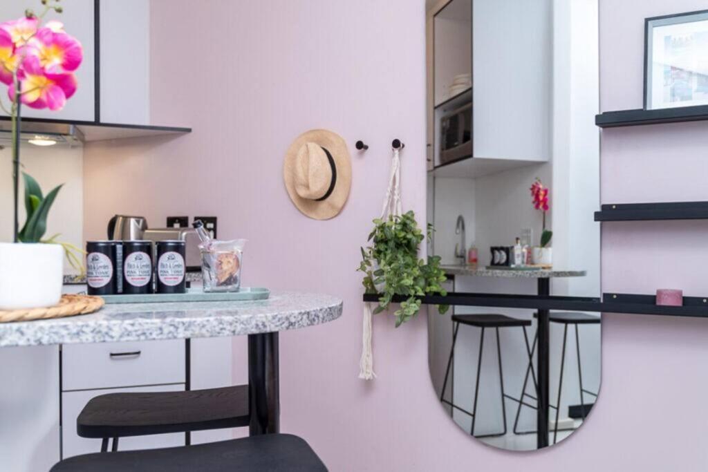 Sassy Studio In Trendy Sea Point Cape Town Bagian luar foto